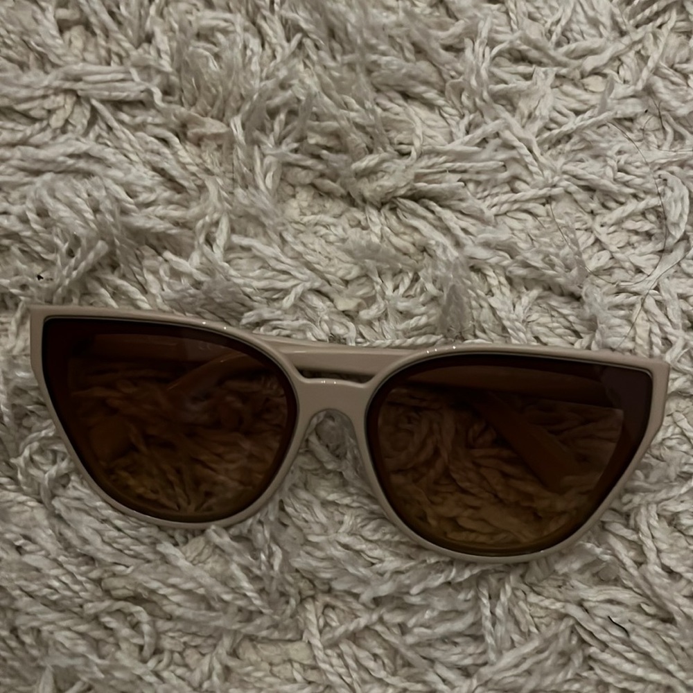 Salvatore Ferragamo Cat Eye sunglasses